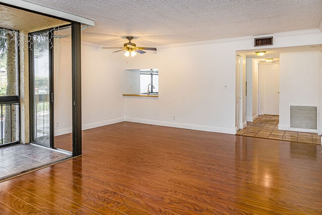Photo - 2455 Lindell Blvd Townhome