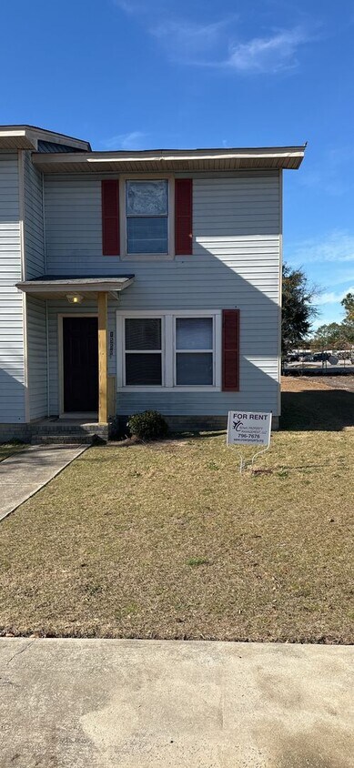 Primary Photo - 2 Bedroom 1.5 bath townhouse