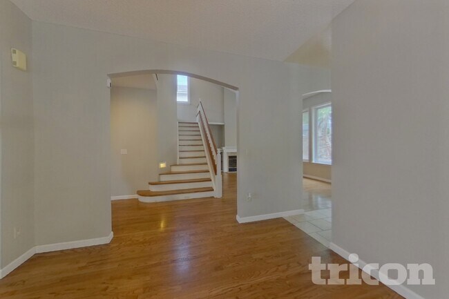 Foto del edificio - 16240 Quarry Hill Dr