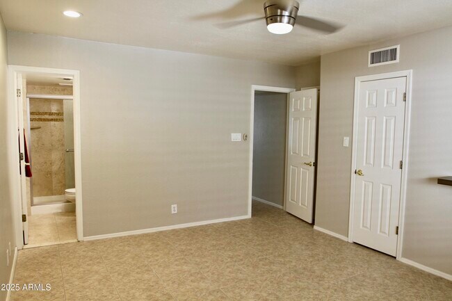 Foto del edificio - 4701 N 68th St