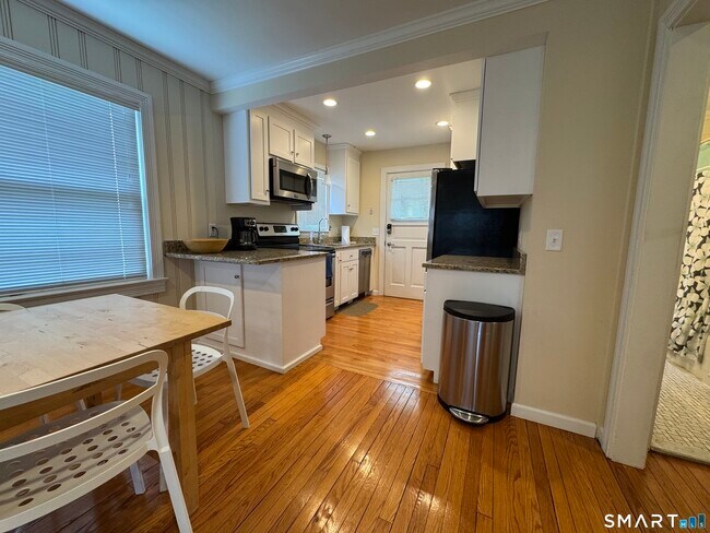 Foto del edificio - 42 Parkway S