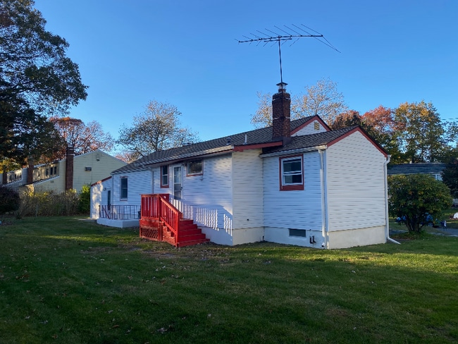 Building Photo - 14 Lantern St