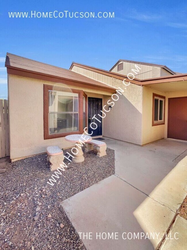 Building Photo - 2947 W Talara Ln