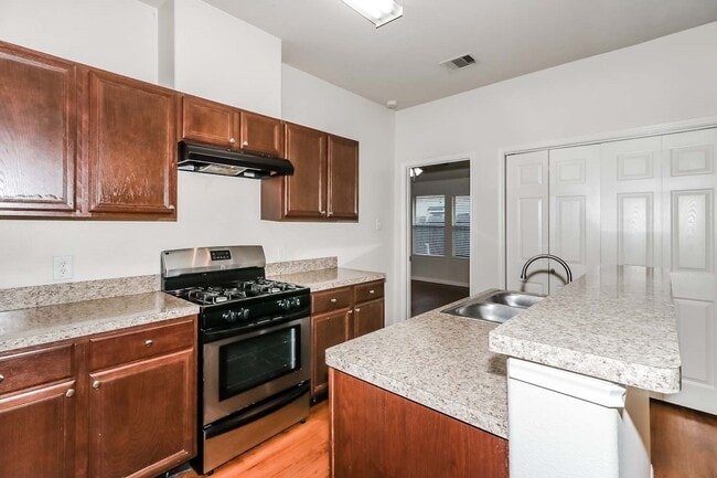 Building Photo - 18731 Dennington Dr