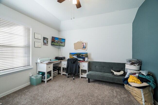 Building Photo - 3001 Mulberry Ave