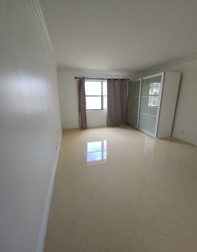 Foto del edificio - 9355 SW 8th St