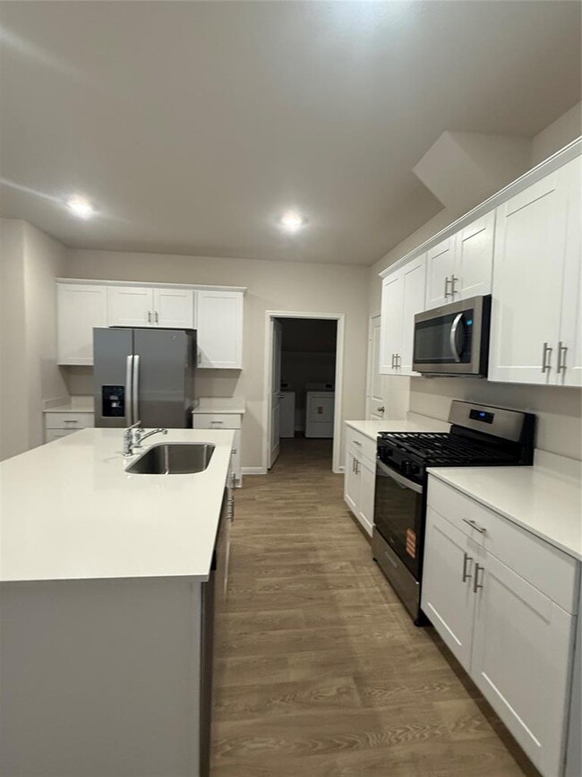 Building Photo - 233 New Albany Ln