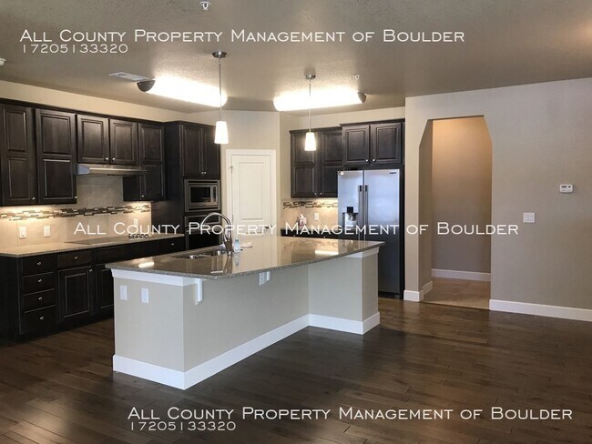 Building Photo - Beautiful Property in 60+ Community!