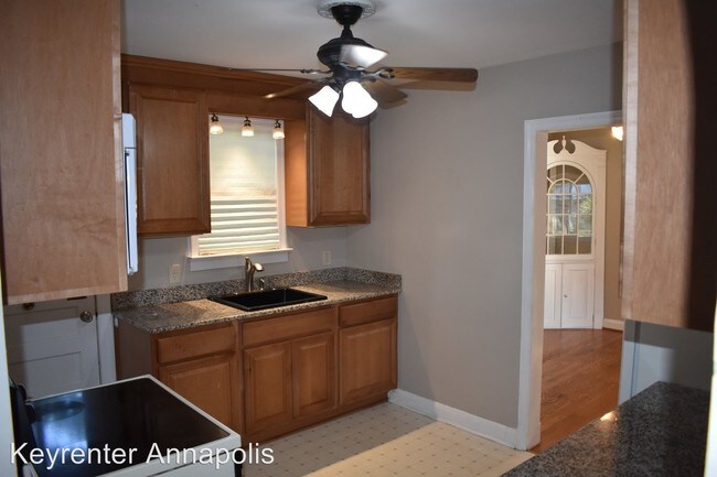 Building Photo - 4 br, 1 bath House - 605 Oakwood Road