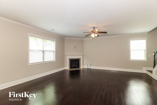 Building Photo - 2051 Apple Orchard Way