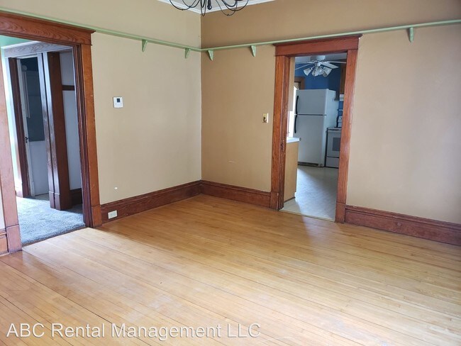 Building Photo - 2 br, 1 bath Apartment - 902 S 4th Ave