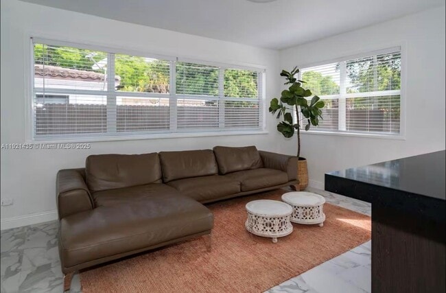 Foto del edificio - 35 SW 28th Rd