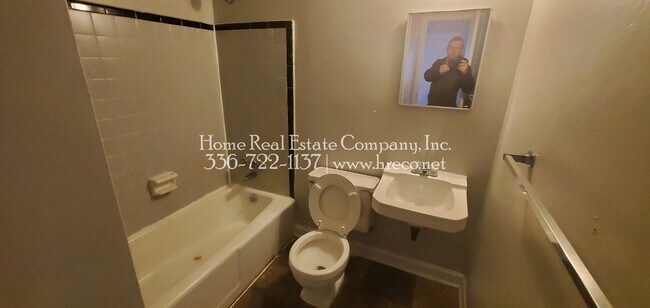 Foto del edificio - 2332 N Cherry St