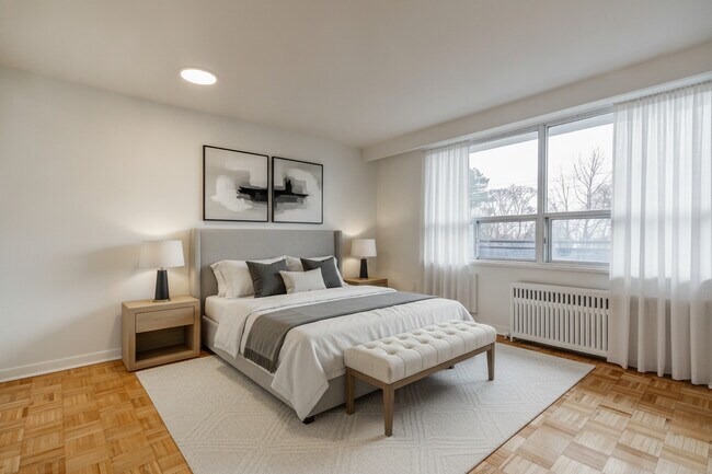 Photo du bâtiment - 1833 Bayview Ave