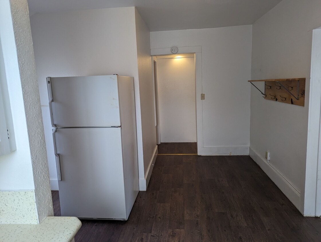 Primary Photo - $850 - I Bedroom 1 Bathroom Apartment - Ne...
