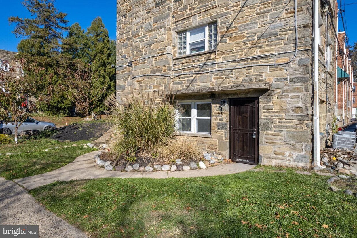 500 S Pleasant Pl Unit 1, Philadelphia, PA 19119 Room for Rent in