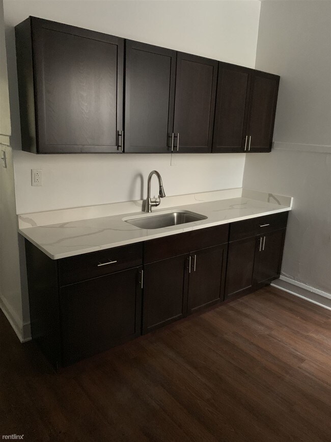 Building Photo - 2 br, 1 bath  - 5431 S Harper Ave 1W