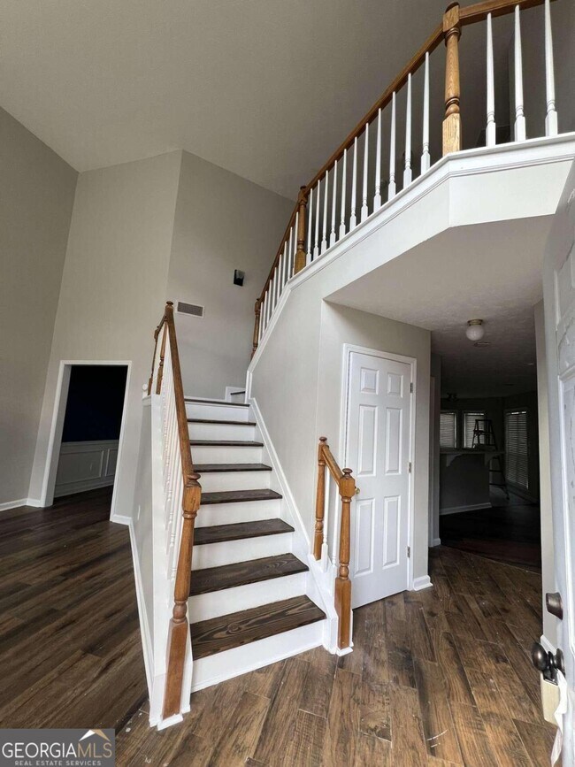 Foto del edificio - 557 Antler Ln