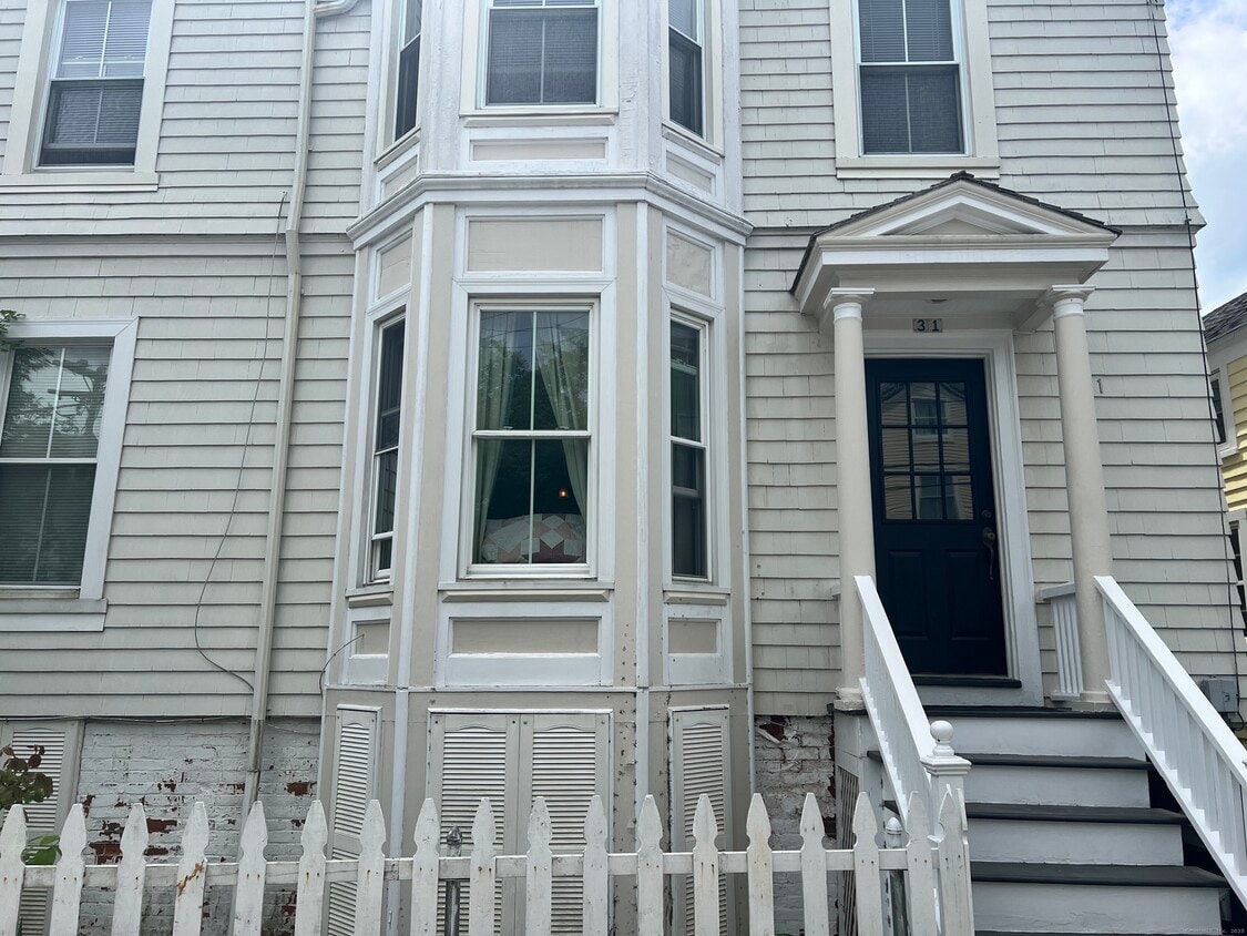 Primary Photo - 31 Elm St