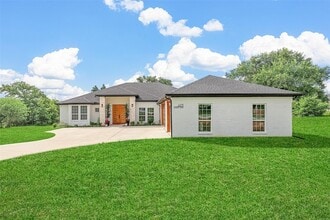Building Photo - 4013 Legend Trl