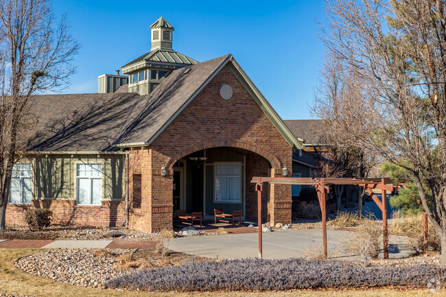 Centro de arrendamiento - Ironstone at Stroh Ranch