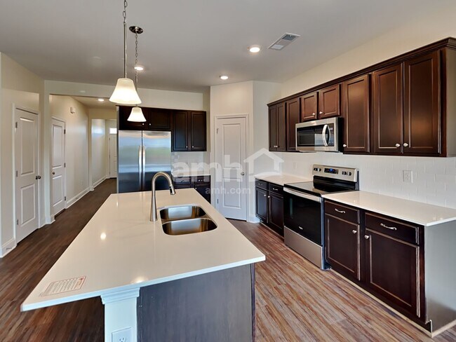 Foto del edificio - 2048 Williamshire Ln