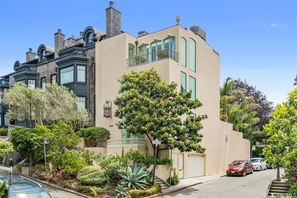 Primary Photo - 1059 Vallejo St
