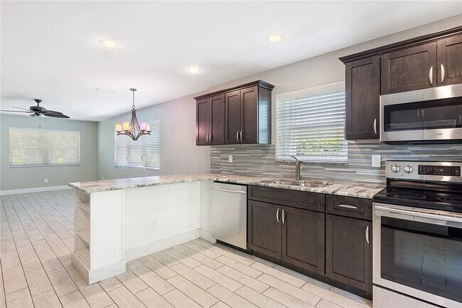 Foto del edificio - 927 Turtle Cove Ln