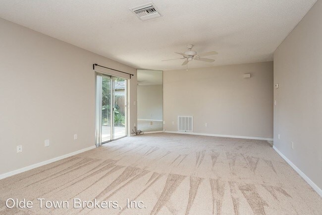 Building Photo - 3 br, 2.5 bath House - 1103 Palmer Street