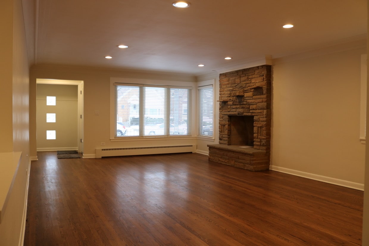 Primary Photo - 2208 N 76th Ave