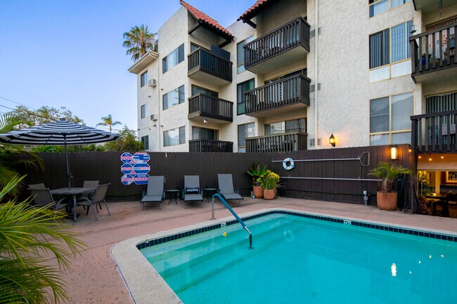 Foto del edificio - Villa Capri Apartments