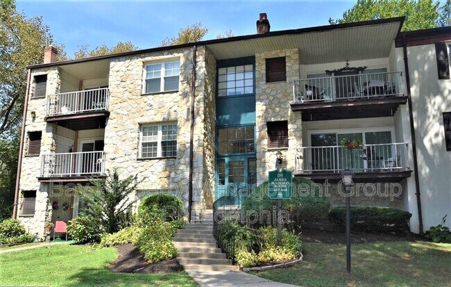 Building Photo - 448 Drummers Ln