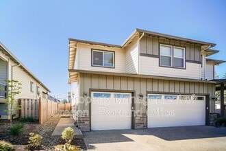 Building Photo - 1734 NE Gilbert Ln