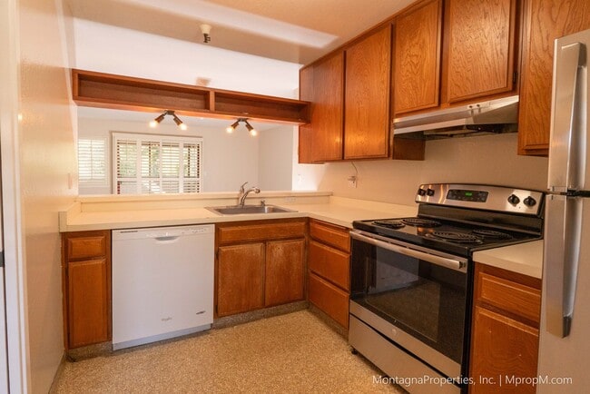 Building Photo - Amazing Downtown Los Gatos Location * One ...