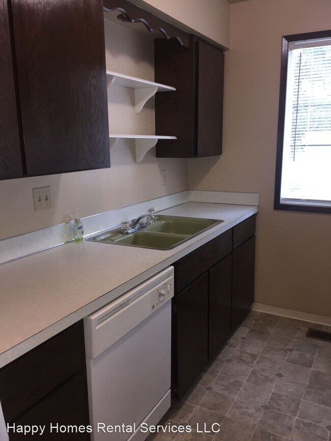 Building Photo - 2 br, 1.5 bath House - 2056 Fairway Drive