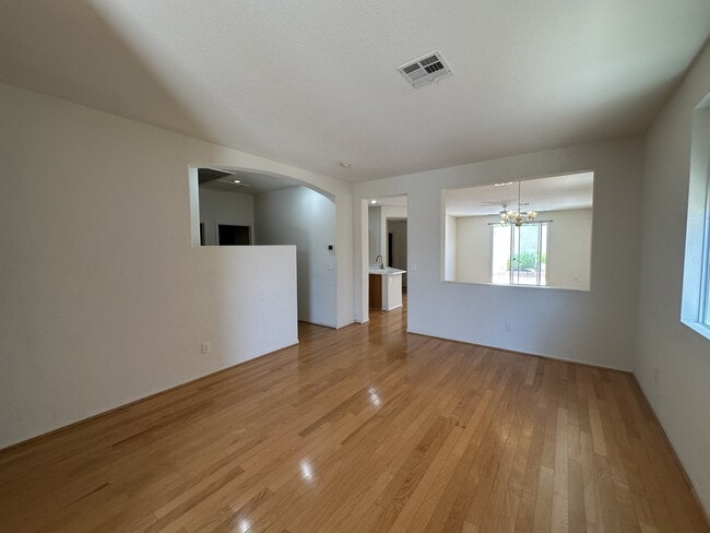 Building Photo - 9900 Shadow Grove Ave