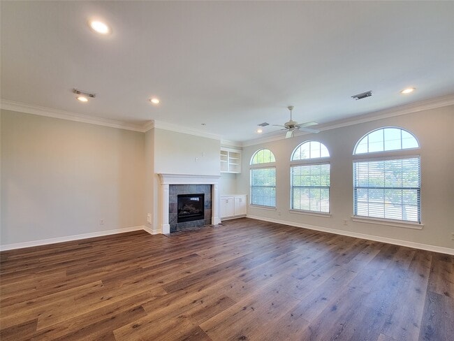 Foto del edificio - 2416 La Branch St