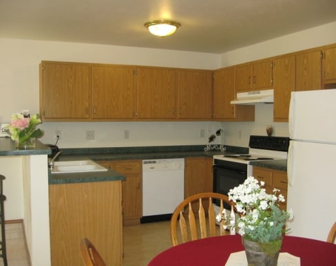 Kitchen - Hawthorne Trails