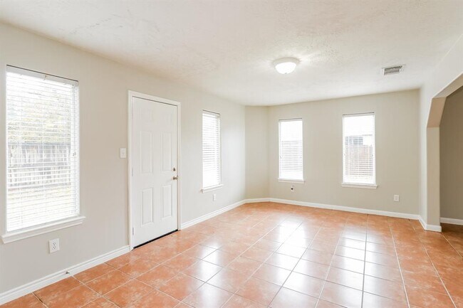Foto del edificio - 15214 Lance Cir