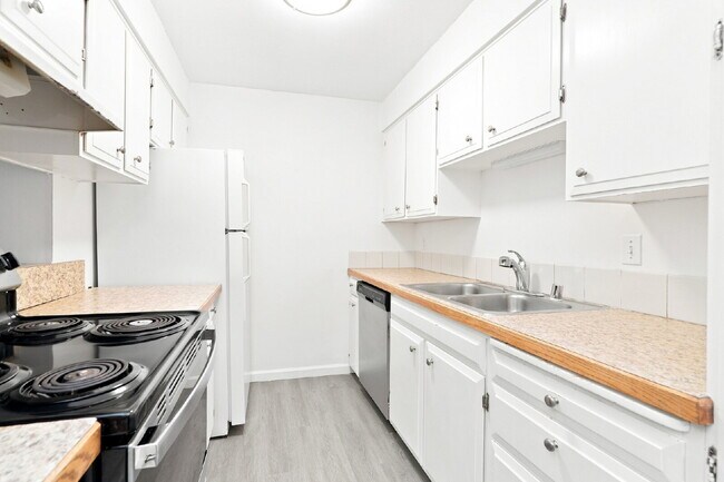 Foto del edificio - Renton 2 Bedroom in Great Location Available!