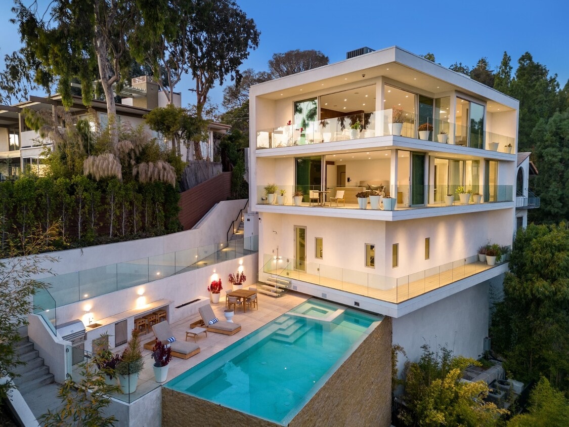 Primary Photo - 9894 Beverly Grove Dr