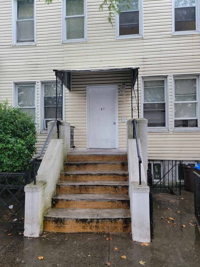 Building Photo - 87 Wales Ave