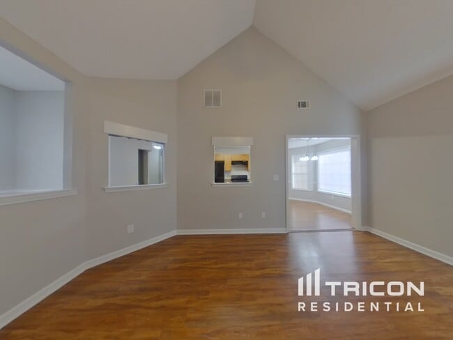 Foto del edificio - 804 Ravins Way
