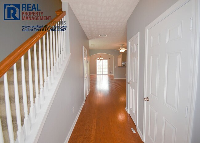 Building Photo - Amazing 3 bedroom home with attached garag...