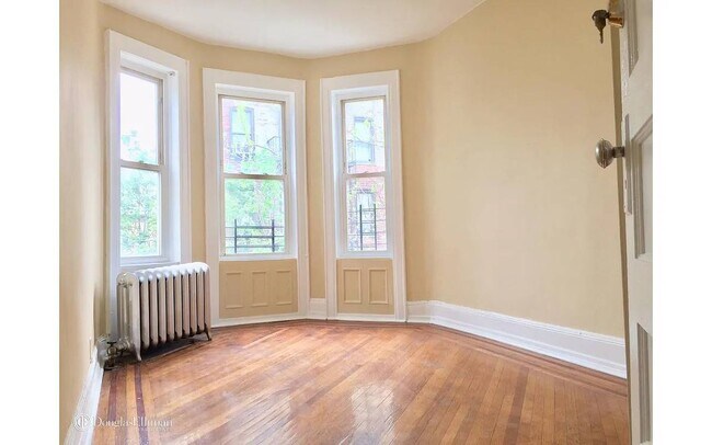 Foto del edificio - 262 E 26th St
