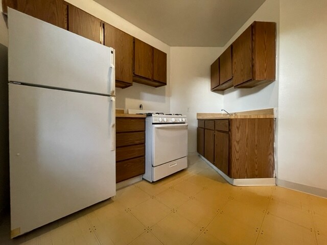 Foto del edificio - 428 W Belden Ave