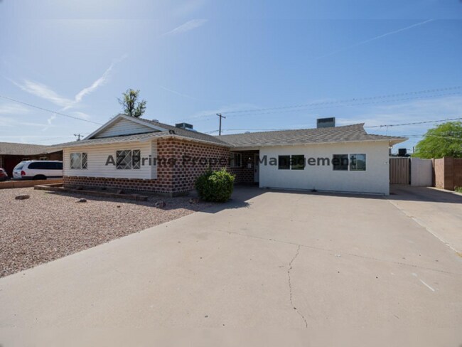 Building Photo - 4013 W OCOTILLO RD, PHOENIX AZ