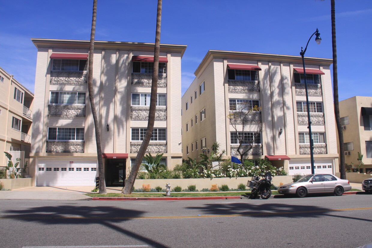 Primary Photo - 226 N Crescent Dr