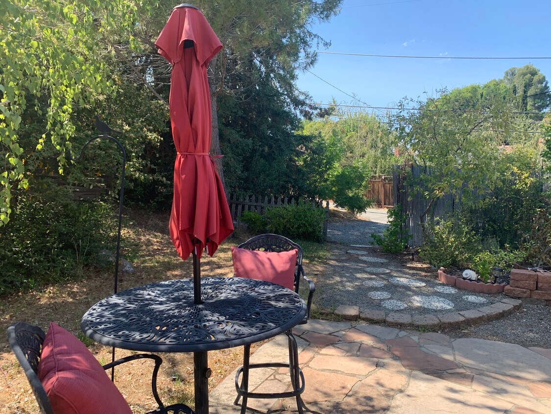 Patio - 221 Wootten Dr