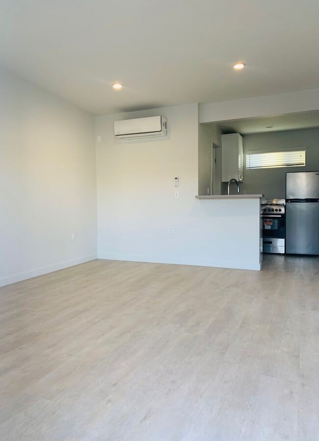 Foto del interior - The Century Village (9910 S Village Dr)